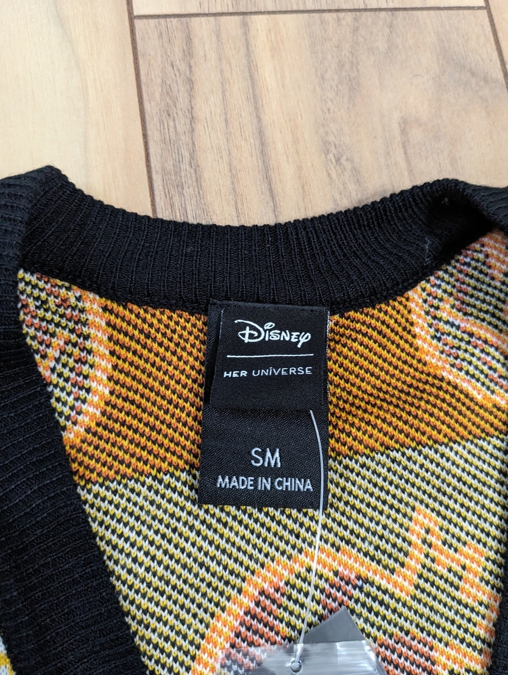 NWT! Her Universe X Disney Halloween Icons Striped Candy Corn Cardigan Sweater S - Picture 4 of 13